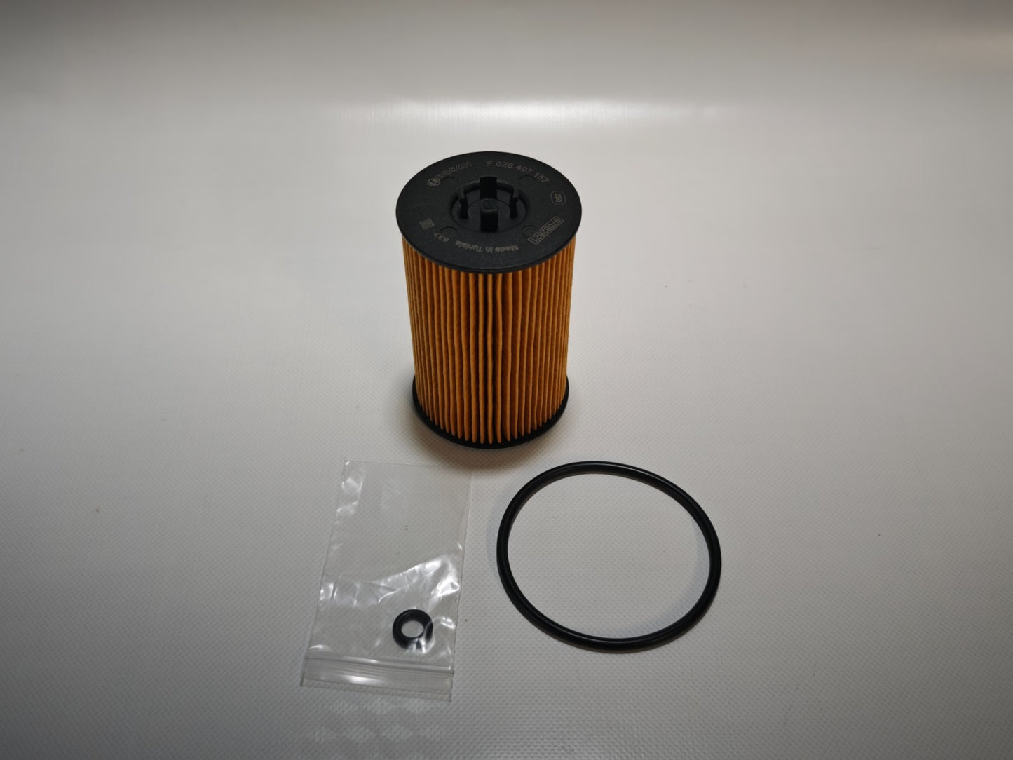 Bosch Oil Filter F026407157 03N115562 03N115562B 65055046000 65055046002 P7157