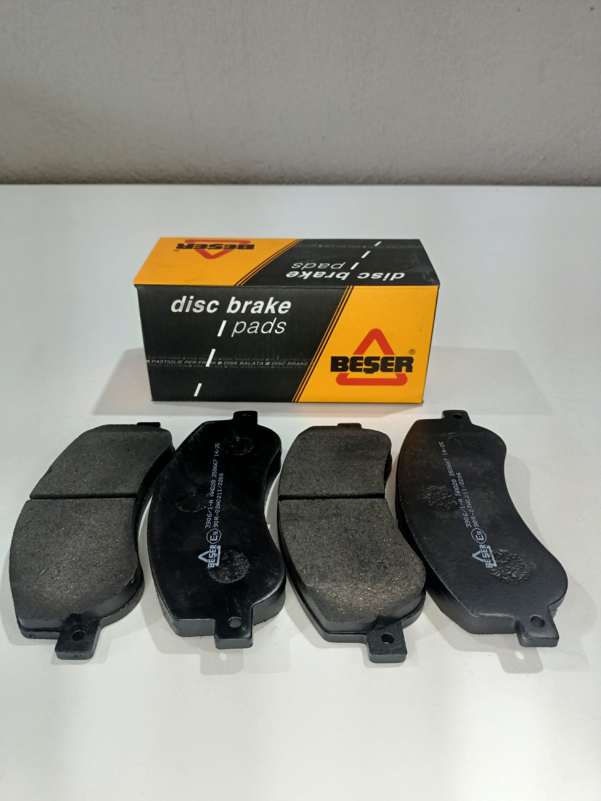 BESER Brake Pads Set Front 1371402 1433952 1488962 1553797 1560014 24484