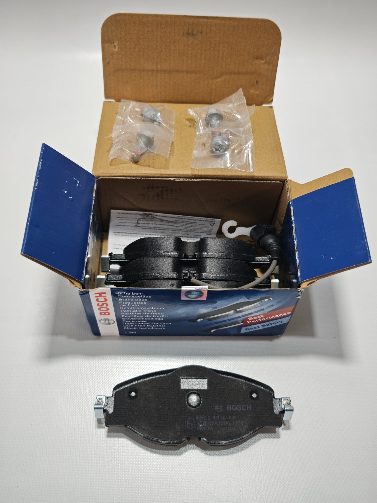 Bosch Brake Pads Set Front 0986494660 2K5698151 JZW698151AN 2K5698151A BP1505