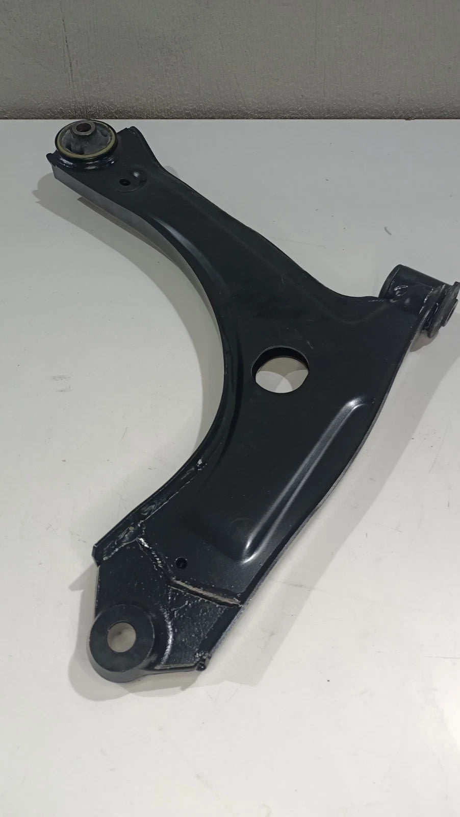 Wishbone / Suspension Arm Front Left Track Control 1763702 1791958 BK213A053AE