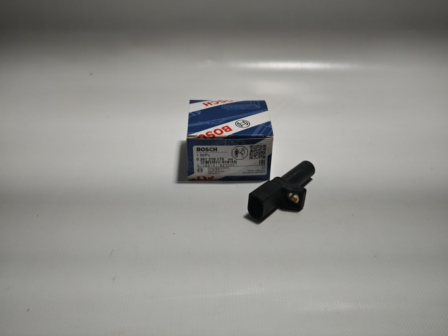 Bosch RPM / Crankshaft Sensor 0261210170 05080352AA 5080352AA A0031532728 DG7S