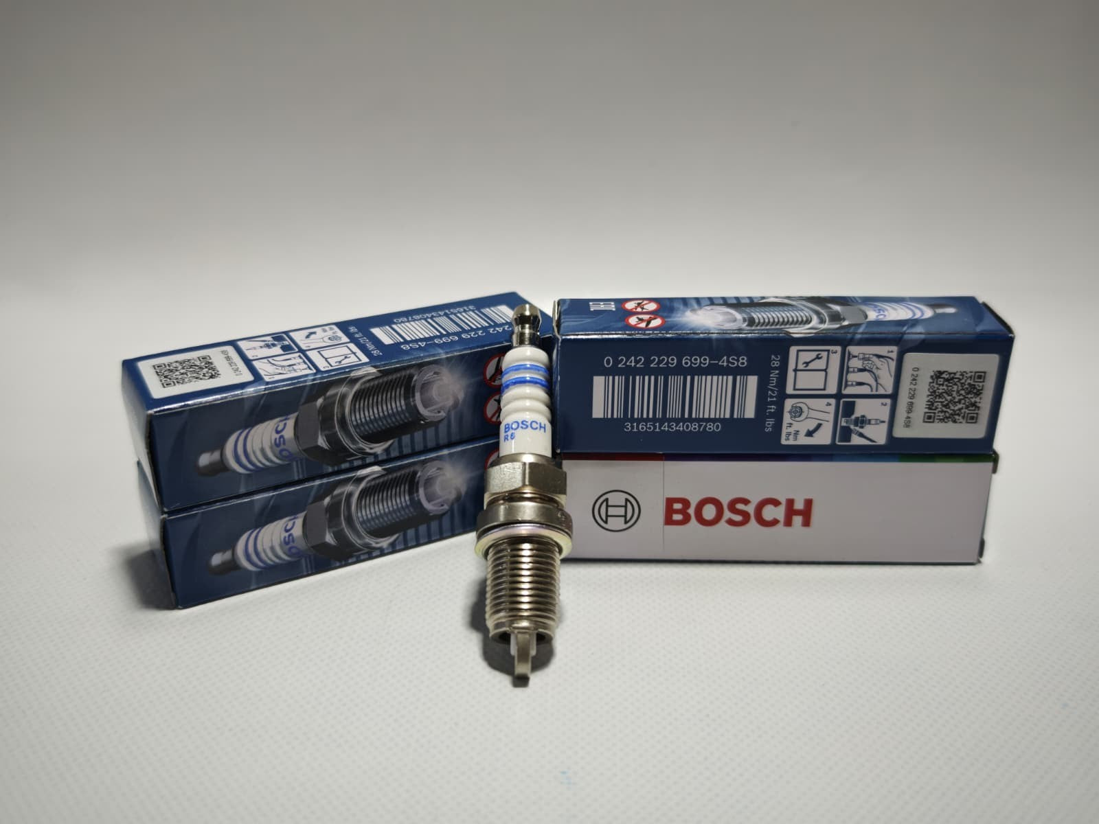 Bosch Spark Plugs Set 4x For VAUXHALL ASTRA G, H, J 1.4 1.6 1.8 2.0 2000 on New