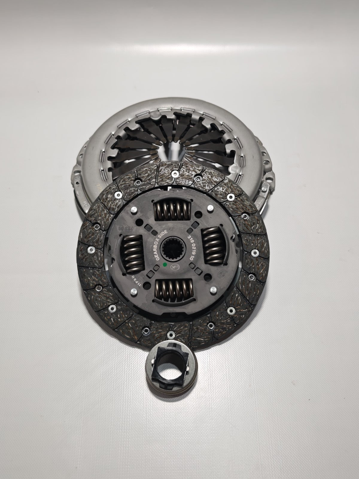 LuK Clutch Kit 3pc (Cover+Plate+Releaser) 620326800 1607870480 1610922580