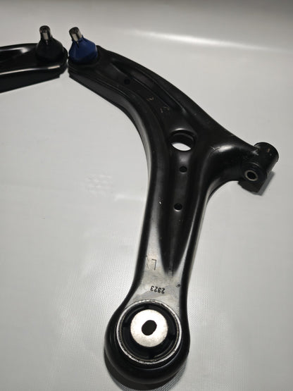 Wishbone / Suspension Arm Lower Left & Right For Ford Fiesta 1521773 1520778
