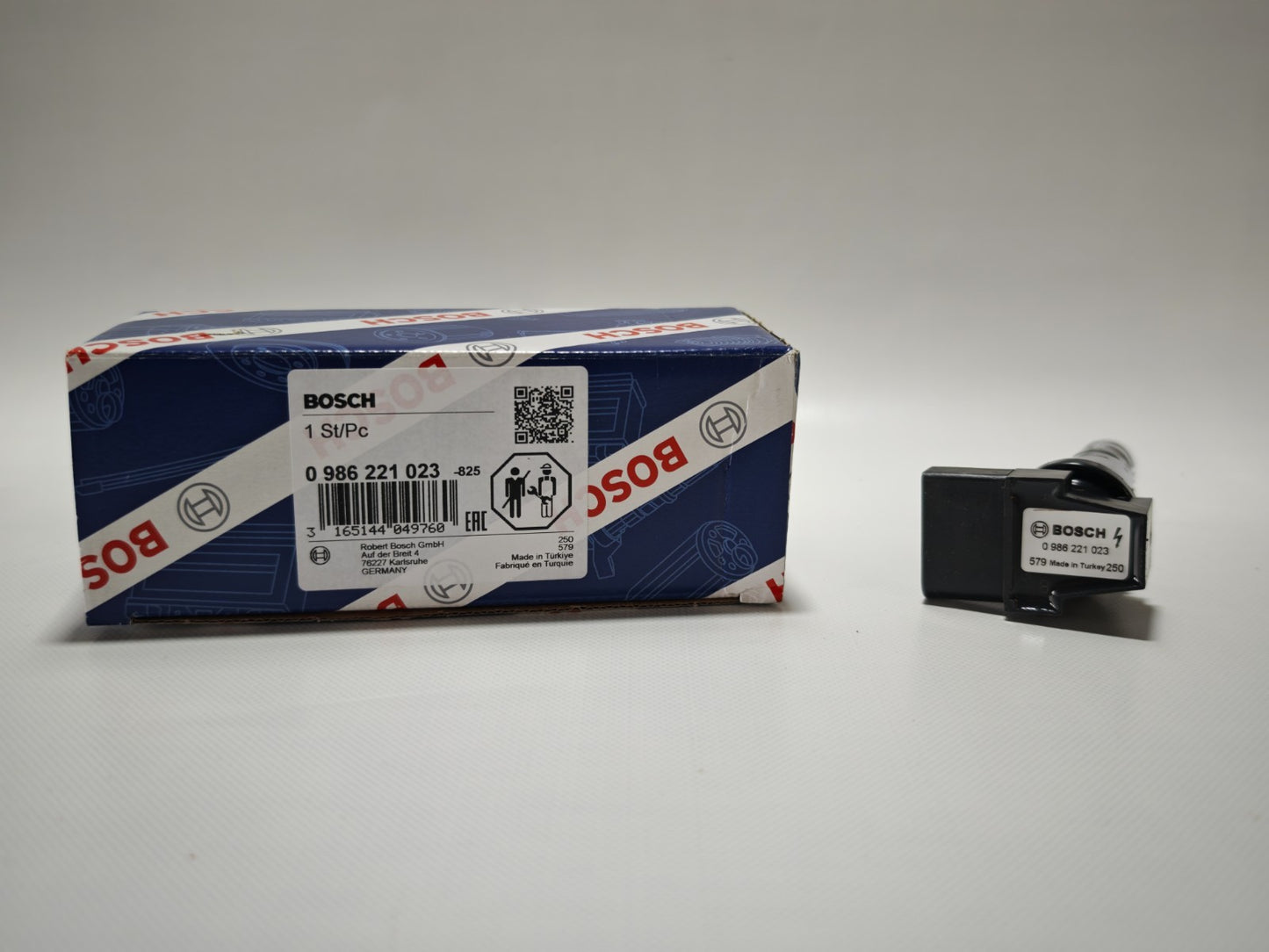 Bosch Ignition Coil 0986221023 036905715F 036905715G 036905715H 036905100A