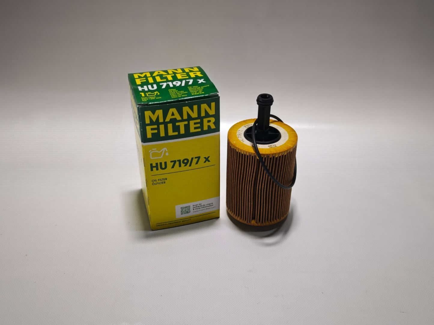 Mann Oil Filter HU719/7X 68001297AA K68001297AA 1118184 1250679 MN980125 Quality