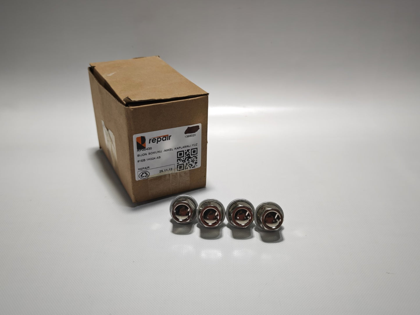 4x Alloy Wheel Nuts For Volvo C30 S40 V40 V50 Ford Fiesta Focus Genuine Quality