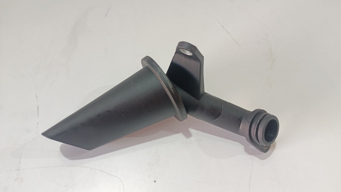Oil Pump Pipe For Ford Transit 2.4 DI Land Rover Defender 2.4 4611812 YC1Q6615CB