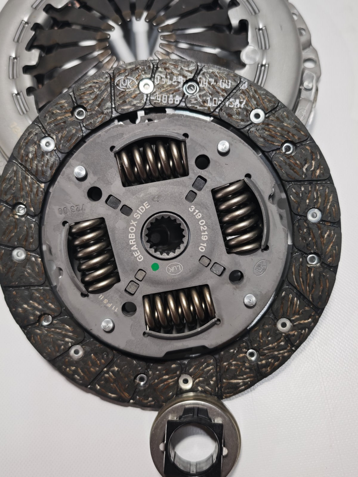 LuK Clutch Kit 3pc (Cover+Plate+Releaser) 620326800 1607870480 1610922580