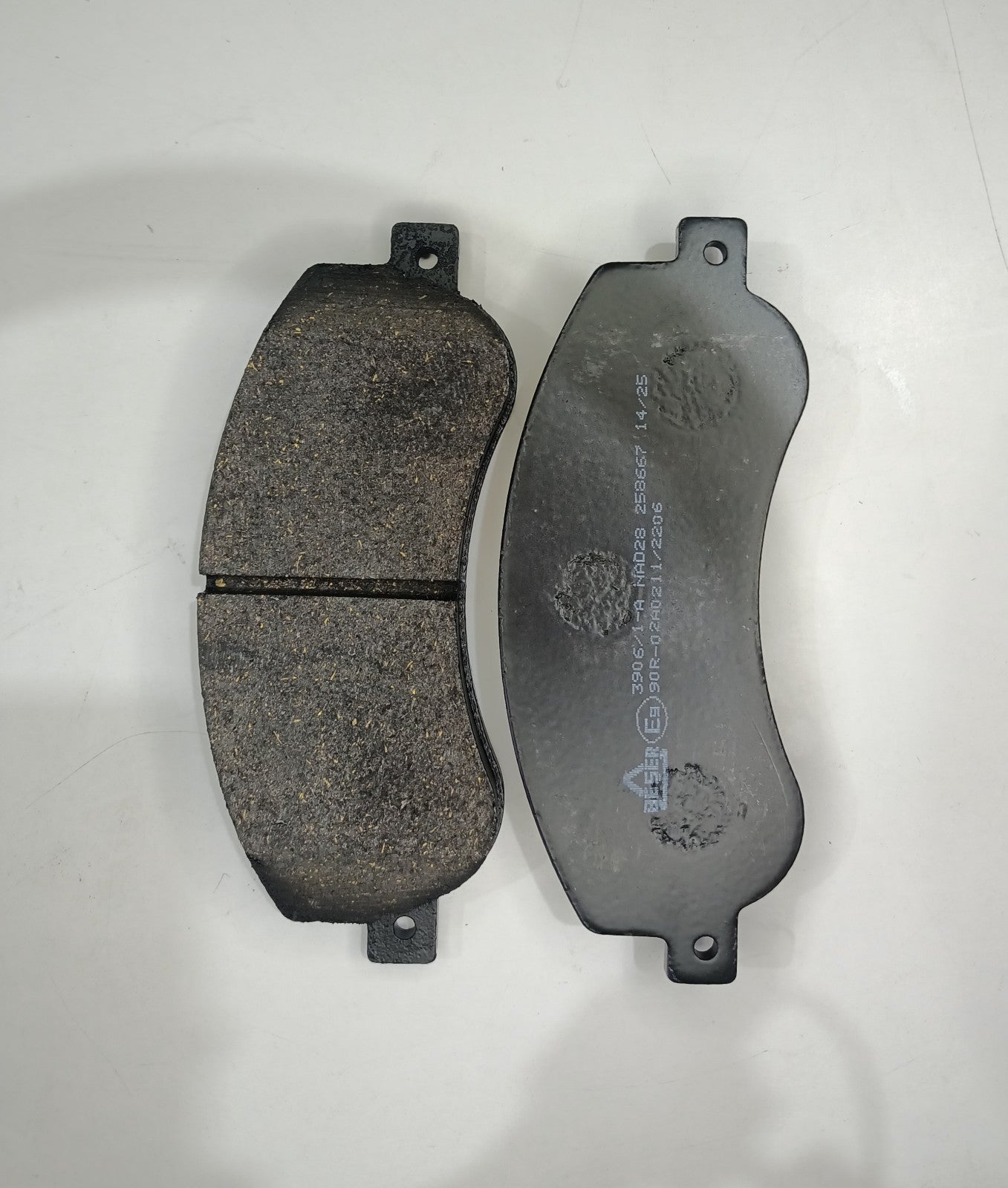 BESER Brake Pads Set Front 1371402 1433952 1488962 1553797 1560014 24484
