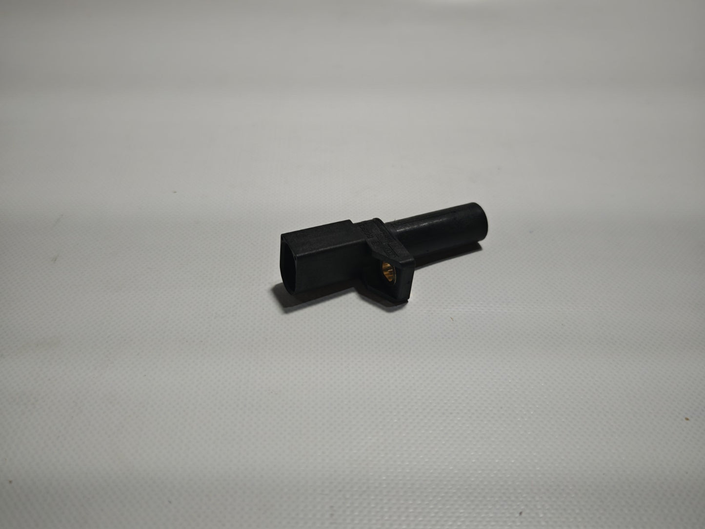 Bosch RPM / Crankshaft Sensor 0261210170 05080352AA 5080352AA A0031532728 DG7S