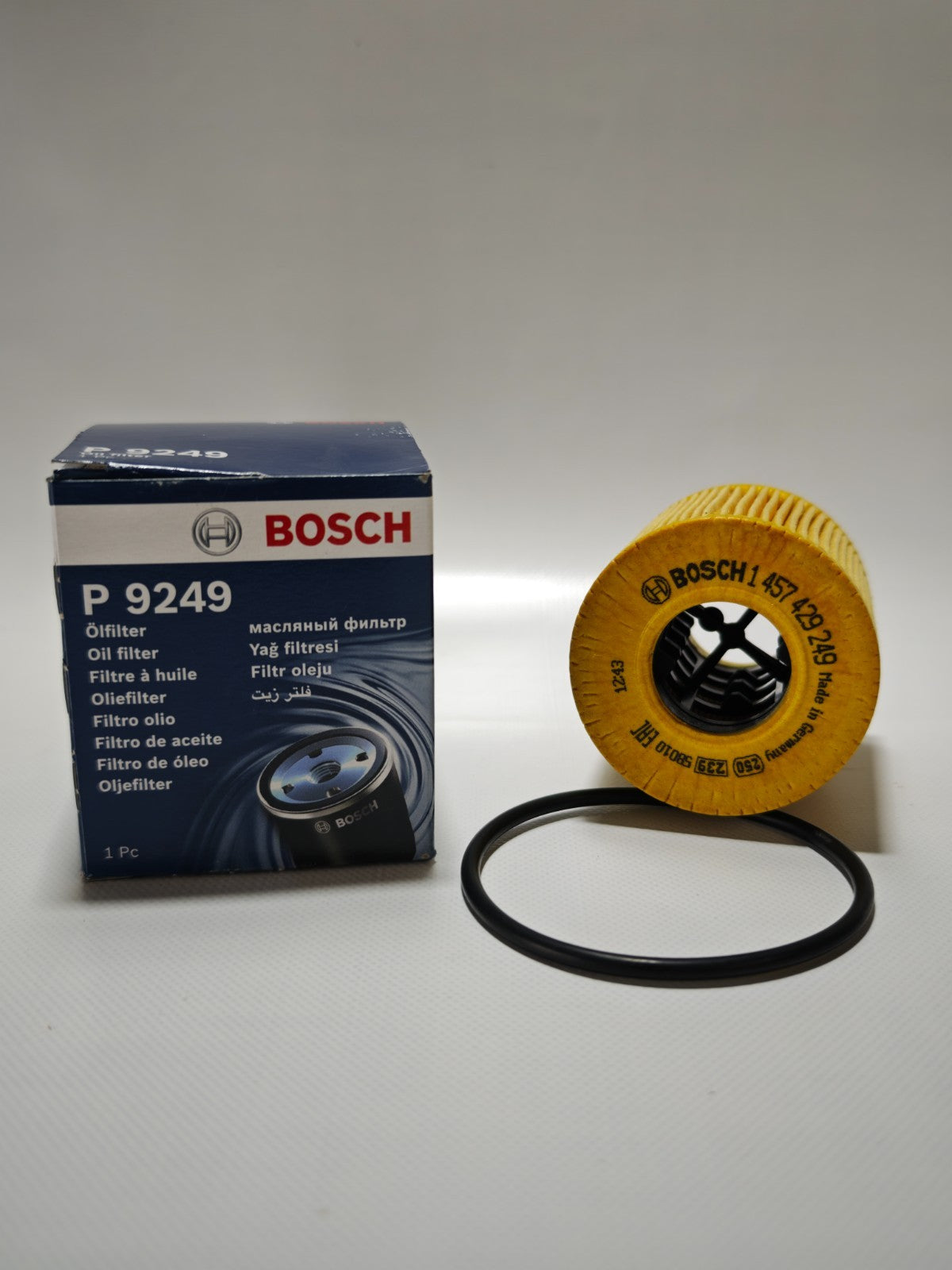 Bosch Oil Filter 1457429249 11427557012 11427622446 E149234 1109AH 1109AJ P9249