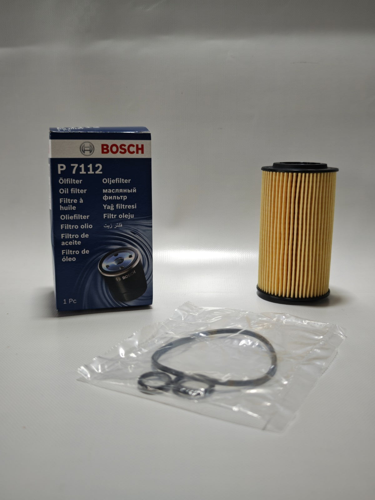 Oil Filter F026407112 Bosch 68091826AA 68091827AA K68091826AA K68091827AA P7112