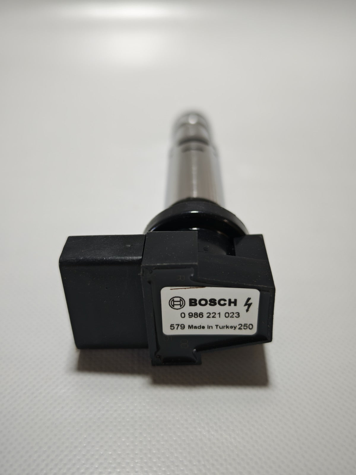 Bosch Ignition Coil 0986221023 036905715F 036905715G 036905715H 036905100A